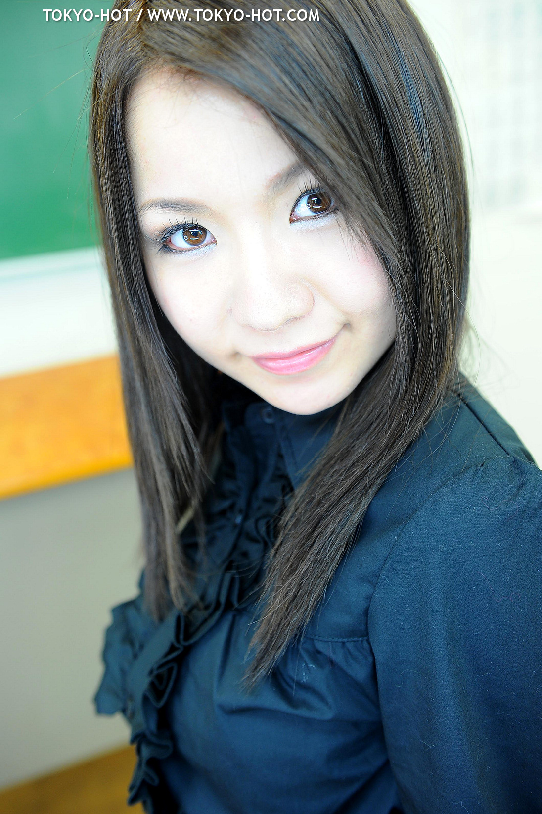 tokyohot e566 性感大波妹,野外露出 -cool18.com